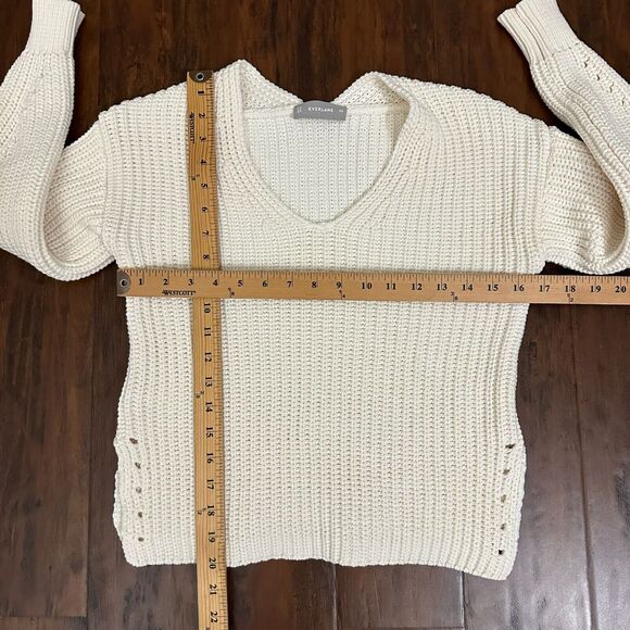 EVERLANE Ribbed V-Neck Cropped Pullover Sweater L/S in Solid Cream - Picture 10 of 10